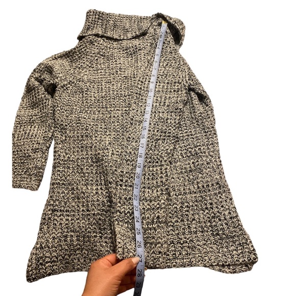 amber millet Miranda Turtle Cowl Neck Sweater Heather Gray, NWOT, Med, $27 - Picture 3 of 9